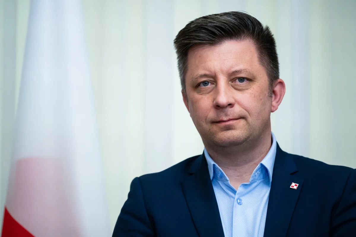 Michał Dworczyk złoży rezygnację ze stanowiska szefa Kancelarii Premiera - poinformował Ryszard Terlecki po wyjazdowym posiedzeniu klubu PiS w Pułtusku. Potwierdzają się tym samym informacje dziennikarzy RMF FM. Terlecki podkreślił, że nie będzie natomiast zmiany na stanowisku premiera. 