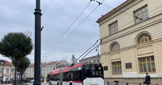 ​Bardziej opłaca się diesel, niż trolejbus na prąd! Zarząd Transportu Miejskiego w Lublinie kilkanaście pojazdów, które do tej pory regularnie kursowały, zamienił na autobusy. Jednak lublinianie nie wyobrażają sobie miasta bez trolejbusów.
