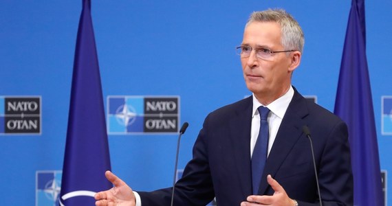 Sekretarz generalny NATO Jens Stoltenberg stanowczo odpowiedział na ruch Władimira Putina, który ogłosił przyłączenie do Rosji czterech ukraińskich terytoriów. "To największa próba siłowej aneksji na terytorium europejskim od zakończenia II wojny światowej" - stwierdził szef NATO.