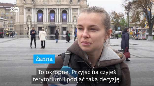 Władimir Putin ogłosił aneksję części Ukrainy. Ukraińcy nie mają jednak złudzeń. "Ukraina wygra", "myślę, że odbijemy te tereny" mówią pytani o pseudorefenda mieszkańcy Lwowa.