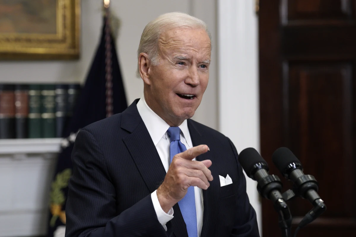 "Nie damy się zastraszyć Putinowi i jego groźbom, pozostaniemy przy wspieraniu Ukrainy i jesteśmy w pełni gotowi do obrony każdego centymetra terytorium NATO" - oświadczył w piątek prezydent USA Joe Biden, odnosząc się w ten sposób do przemówienia Putina o aneksji ukraińskiego terytorium.
