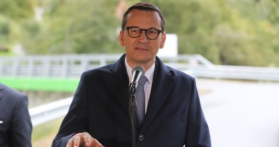 Radosław Sikorski myślał o sobie, że jest mistrzem dyplomacji. A skończył jako pionek w grze putinowskiej propagandy. Oto cała prawda o kierownictwie PO - napisał w sobotę premier Mateusz Morawiecki na Twitterze.
