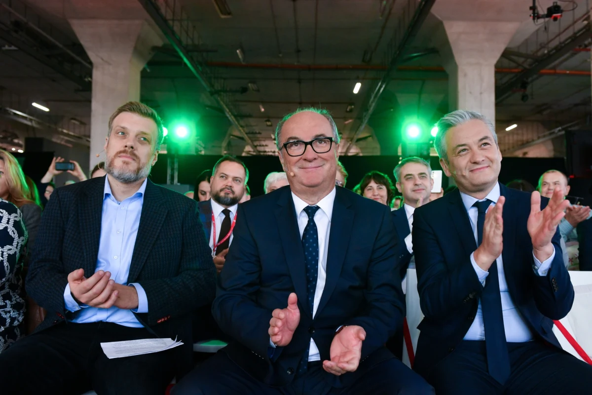 Opowieść o stanie energetyki w Polsce, to opowieść o niepoważnym rządzie - podkreślili liderzy Lewicy. Zaapelowali też o wprowadzenie bonu o wartości 2500 zł dla 7 mln najbardziej potrzebujących na zakup nowoczesnego sprzętu, który pozwoli wymienić urządzenia i oszczędzać na rachunkach za prąd.