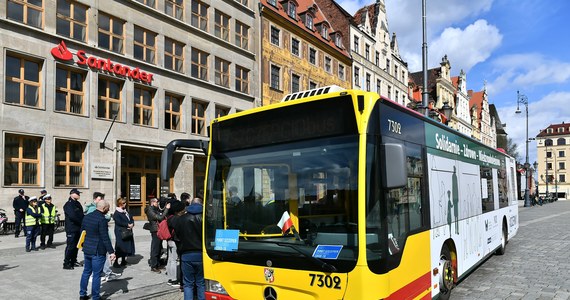 W sobotę, 1 października, Szczepciobus wrócił na ulice Wrocławia. Reaktywacja nastąpiła podczas Biegu Uniwersytetu Medycznego, gdzie można było zaszczepić się pierwszy raz albo skorzystać z dawki przypominającej.