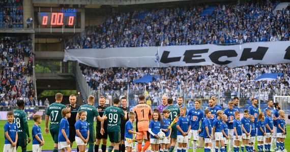 Do skandalicznego zdarzenia doszło podczas ekstraklasowego meczu Lecha Poznań z Legią Warszawą. W drugiej połowie spotkania kibice rzucali butelkami w stronę piłkarzy stołecznego klubu. 