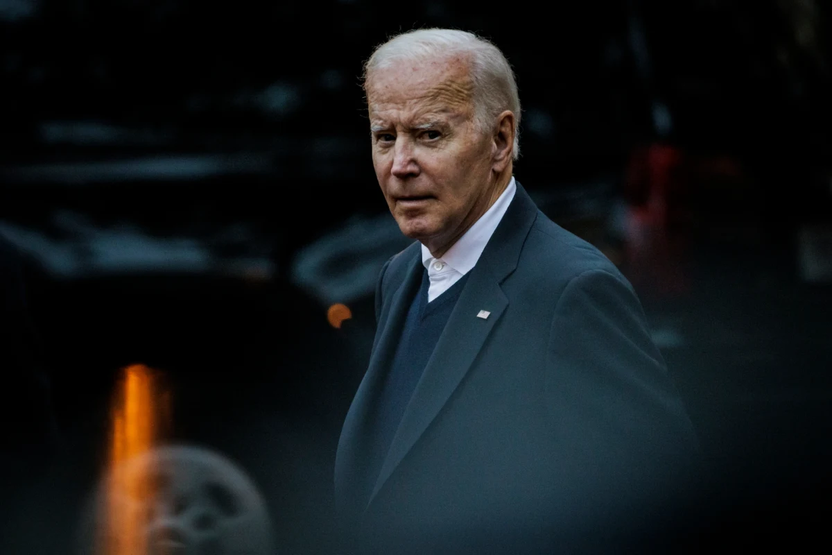 Wysoki rangą urzędnik Białego Domu poinformował, że prezydent Joe Biden podjął "bolesną decyzję" o uwolnieniu dwóch siostrzeńców żony prezydenta Wenezueli Nicolasa Maduro. Zostali w 2017 roku skazani w USA za handel narkotykami. W zamian za wolność do USA wrócić ma siedmiu Amerykanów przetrzymywanych w Wenezueli.