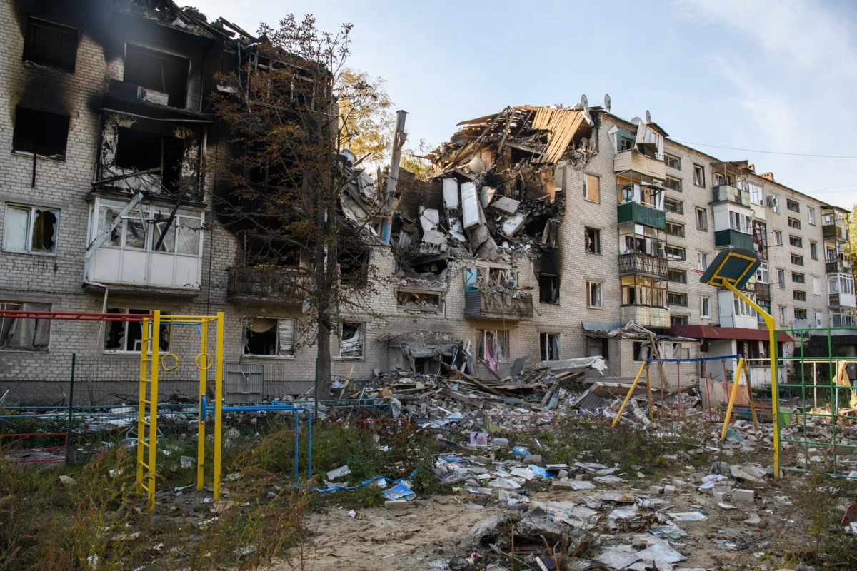 Porażka rosyjskich wojsk wokół Łymanu sugeruje, że prezydentowi Władimirowi Putinowi bardziej zależy na utrzymaniu strategicznych obszarów południowej Ukrainy, niż na zajętych terenach w obwodzie ługańskim – ocenił w najnowszym raporcie amerykański Instytut Studiów nad Wojną (ISW).