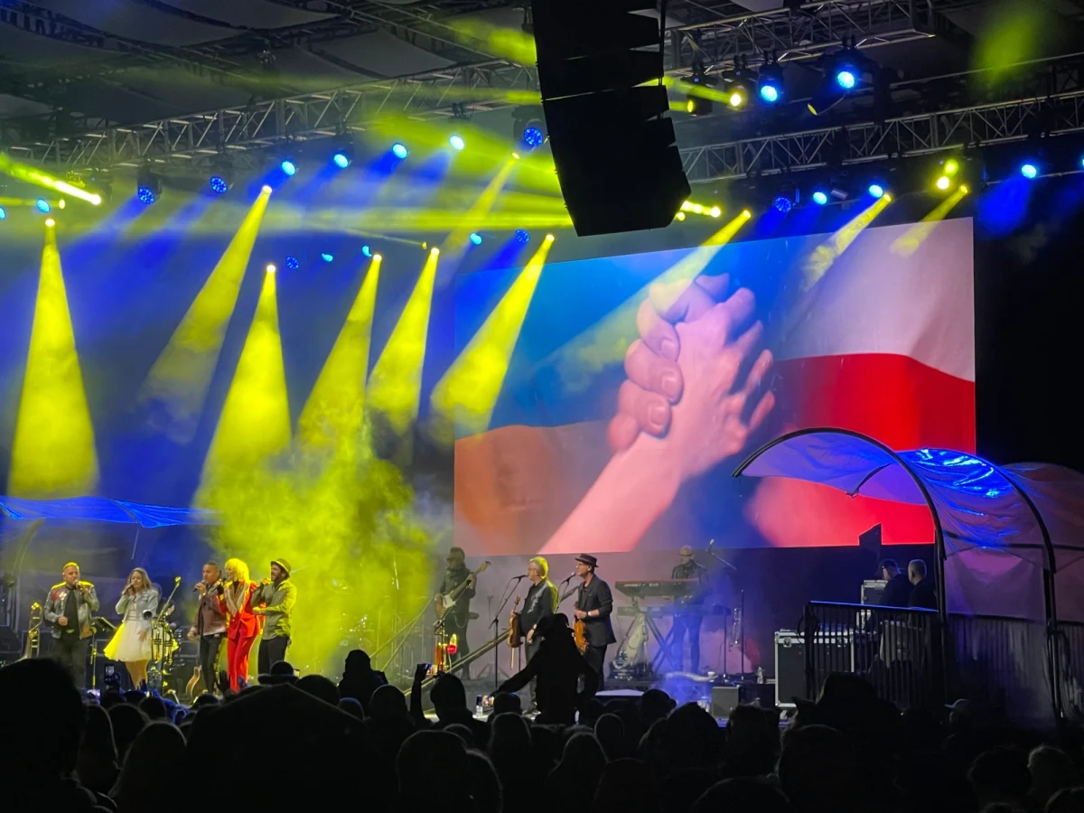 Golec uOrkiestra w czasie koncertu w Nowym Jorku niespodziewanie zaprezentował utwór „Tylko razem”. Znajdzie się on na nowej płycie zespołu. 