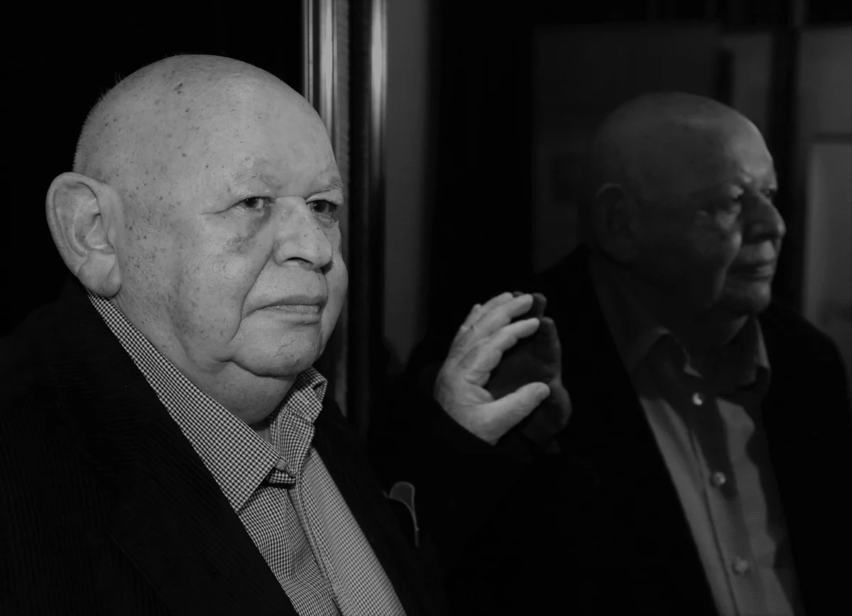 Nie żyje Jerzy Urban - dziennikarz, publicysta, satyryk, pisarz i polityk. W czasach PRL był rzecznikiem rządu i jednym z twórców państwowej propagandy i cenzury. Informację o jego śmierci potwierdził tygodnik "Nie".