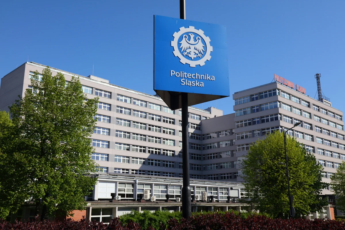 "Rozpoczynamy rok akademicki z optymizmem, ale warianty ratunkowe są przygotowane. Być może będziemy musieli podjąć decyzje o oszczędnościach"– mówią rektorzy śląskich uczelni publicznych. Podkreślają, że nie chcą wracać do nauki zdalnej. 