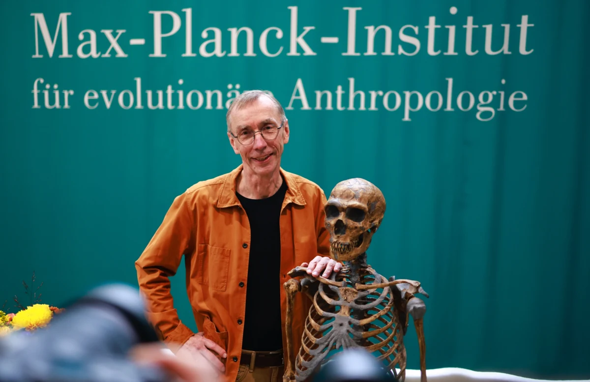 Nagroda Nobla w dziedzinie medycyny została przyznana "za odkrycia dotyczące genomów wymarłych krewnych człowieka i badania naszej ewolucji" - poznaliśmy już pierwszą decyzję Komitetu Noblowskiego w tym roku. Instytut Karoliński w Sztokholmie tym razem wskazał jednego laureata, Szweda Svante Pääbo, twórcy Max Planck Institute for Evolutionary Anthropology w niemieckim Lipsku, związanego także z Okinawa Institute of Science and Technology w Japonii.