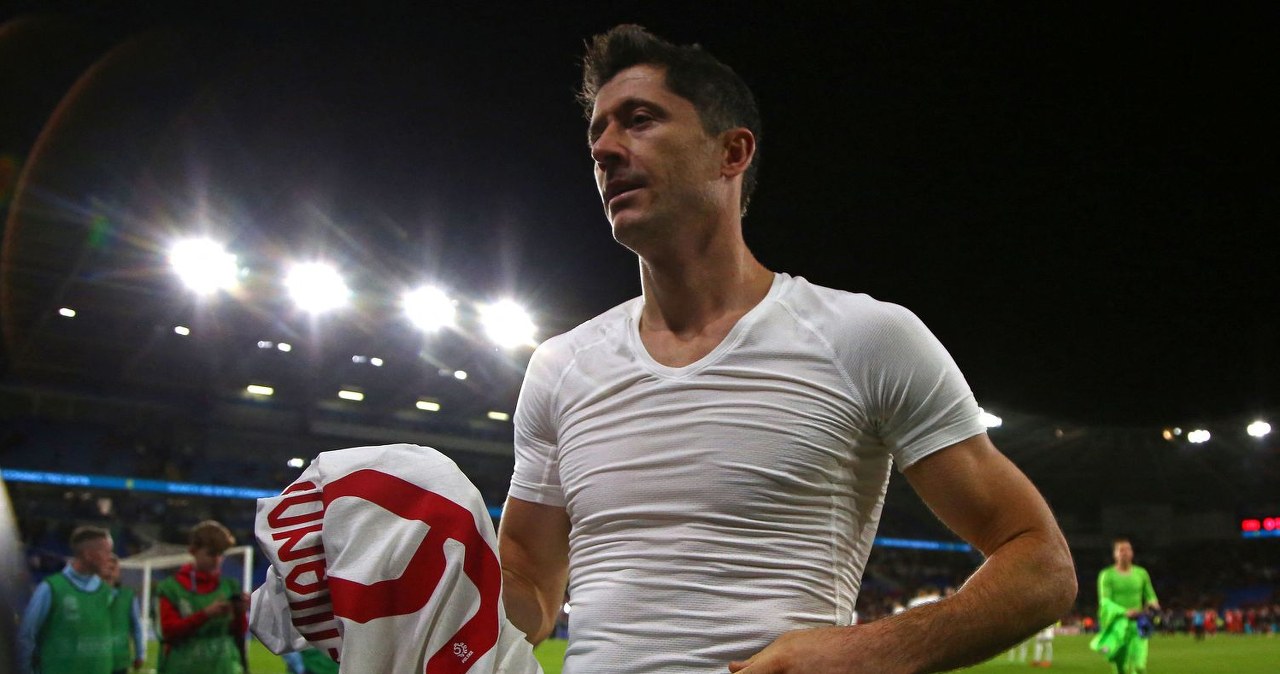 To wisiało w powietrzu. Lewandowski może śpiewać inny hymn. Jest obywatelem