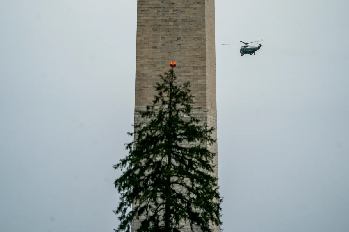 Administracja USA opracowuje odpowiedzi na szereg nuklearnych scenariuszy na Ukrainie, do których może posunąć się Rosja, od użycia taktycznej broni jądrowej po atak na elektrownię atomową - podała w poniedziałek CNN. Według źródeł telewizji Putin jest pod presją nacjonalistów, choć nie ma jeszcze sygnałów świadczących o przygotowaniach do takiego ruchu.