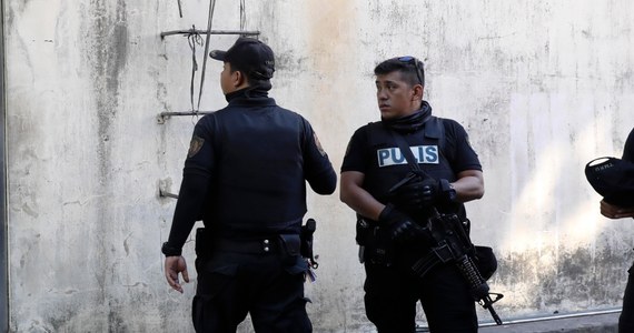 Filipiński dziennikarz radiowy Percival Mabasa został śmiertelnie postrzelony w Manili podczas jazdy samochodem - poinformowała lokalna policja. Organizacje ochrony praw obywatelskich i aktywiści uznali zabójstwo Mabasy za cios wymierzony w wolność prasy. 