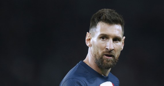 Lionel Messi może już w przyszłym sezonie wrócić do FC Barcelony – takie sensacyjne informacje przekazują dobrze poinformowani argentyńscy dziennikarze. Messi grałby wtedy w jednej drużynie z Robertem Lewandowskim.