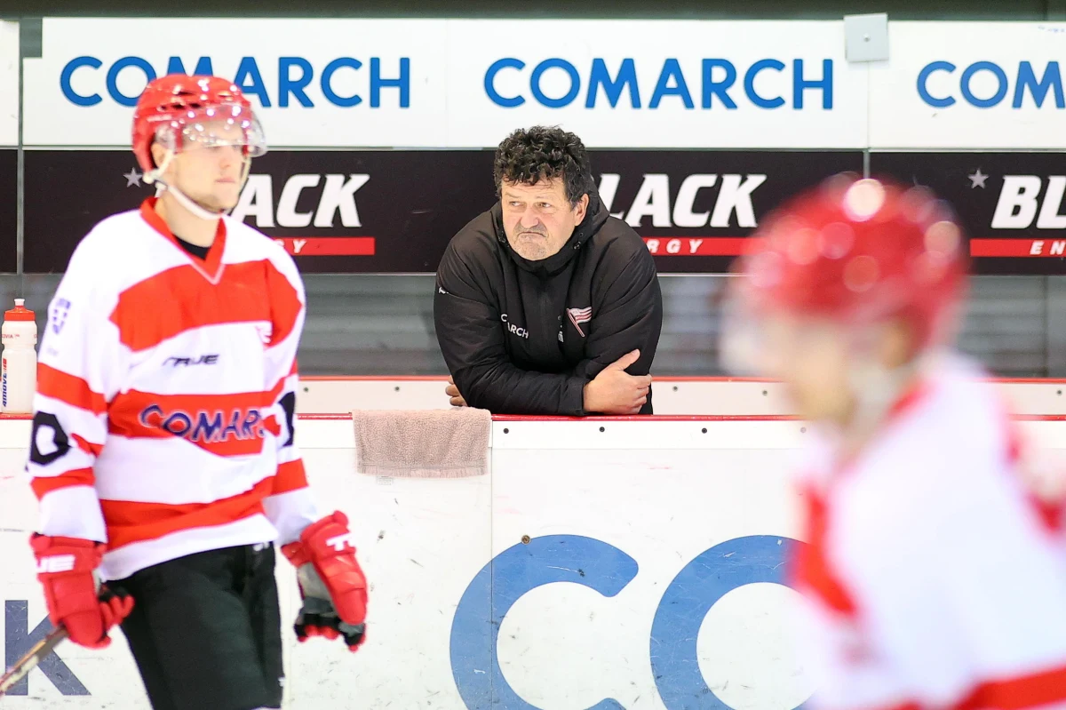 Hokeiści Comarch Cracovii w swoim piątym meczu grupy F Ligi Mistrzów przegrali na wyjeździe ze szwedzkim zespołem Färjestad Karlstad 1:5 (0:2, 1:1, 0:2). Po tej porażce krakowski zespół ostatecznie stracił szansę na awans do fazy play-off.