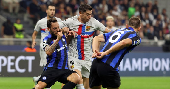 Piotr Zieliński zdobył bramkę dla Napoli w wygranym 6:1 wyjazdowym meczu z Ajaxem Amsterdam w 3. kolejce piłkarskiej Ligi Mistrzów. Barcelona, z Robertem Lewandowskim w składzie, przegrała w Mediolanie z Interem 0:1.