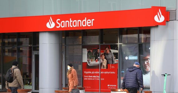 Prezes UOKiK postawił Santander Bank Polska zarzuty stosowania praktyki naruszającej zbiorowe interesy konsumentów - informuje Urząd Ochrony Konkurencji i Konsumentów. Jak dodano, zarzuty wobec banku dotyczą nierozliczania się z pobranych opłat w przypadku całkowitej wcześniejszej spłaty kredytu hipotecznego.
