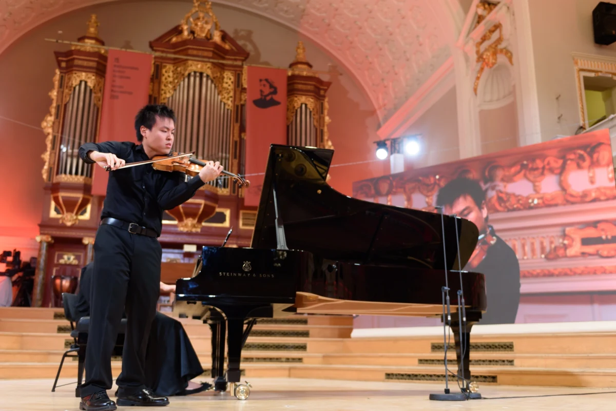 W Poznaniu rusza wkrótce 16. Międzynarodowy Konkurs Skrzypcowy im. Henryka Wieniawskiego. By hałas nie zakłócał dźwięku skrzypiec, władze miasta zdecydowały, że w trakcie koncertów oraz przesłuchań konkursowych przebudowa ulicy św. Marcin będzie prowadzona bez użycia ciężkiego sprzętu.

