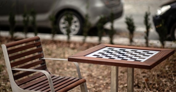Amerykański szachista Hans Niemann, oskarżany o oszustwo przez mistrza świata Norwega Magnusa Carlsena, "prawdopodobnie oszukiwał ponad sto razy" podczas partii rozgrywanych online - poinformowała w swoim raporcie platforma chess.com.
