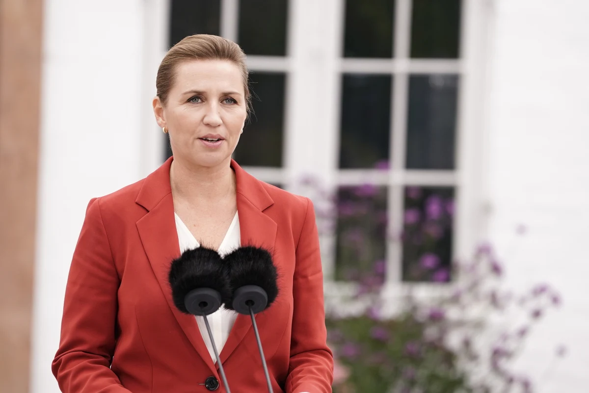 O kilka miesięcy wcześniej niż planowano Duńczycy pójdą do urn wyborczych. ​Stojąca na czele mniejszościowego rządu socjaldemokratyczna premier Danii Mette Frederiksen poinformowała o rozpisaniu przedterminowych wyborów parlamentarnych na 1 listopada. Powodem kryzysu jest tzw. afera norkowa.