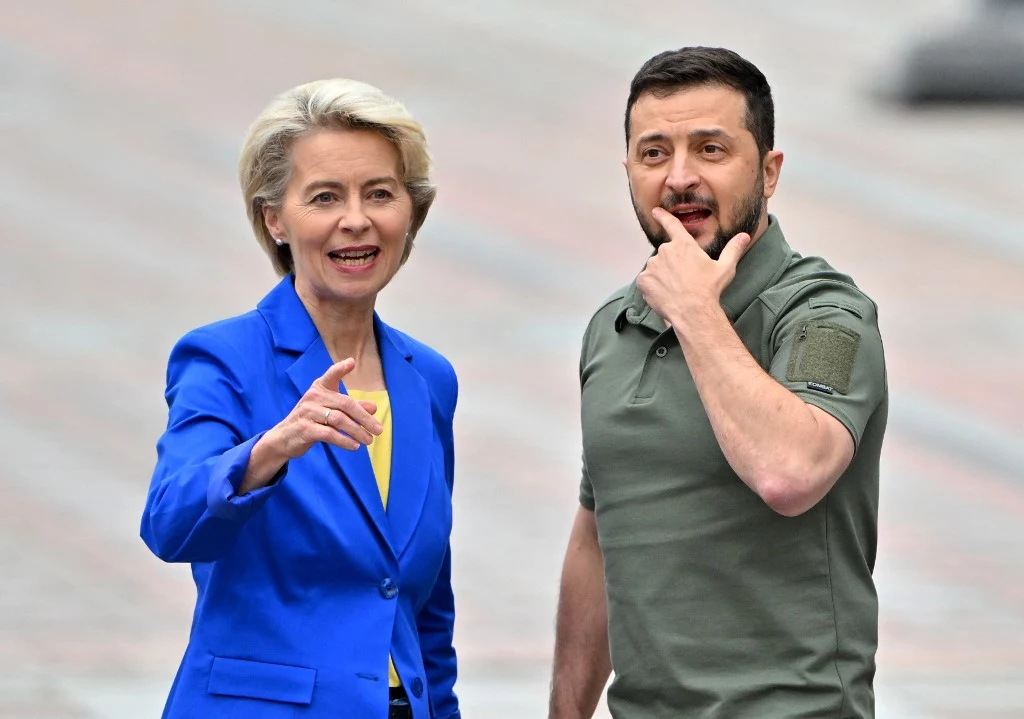 Szefowa KE Ursula von der Leyen i prezydent Ukrainy Wołodymyr Zełenski