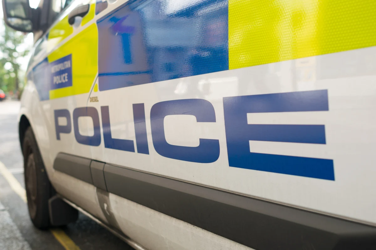 Brytyjska policja prowadzi dochodzenie ws. śmierci 14-letniego Tomasz O. w Gateshead. Chłopiec zmarł wczoraj nad ranem w szpitalu. Kilka godzin wcześniej został dźgnięty nożem. Tomasz pięć lat temu przeprowadził się z rodzicami do Wielkiej Brytanii.