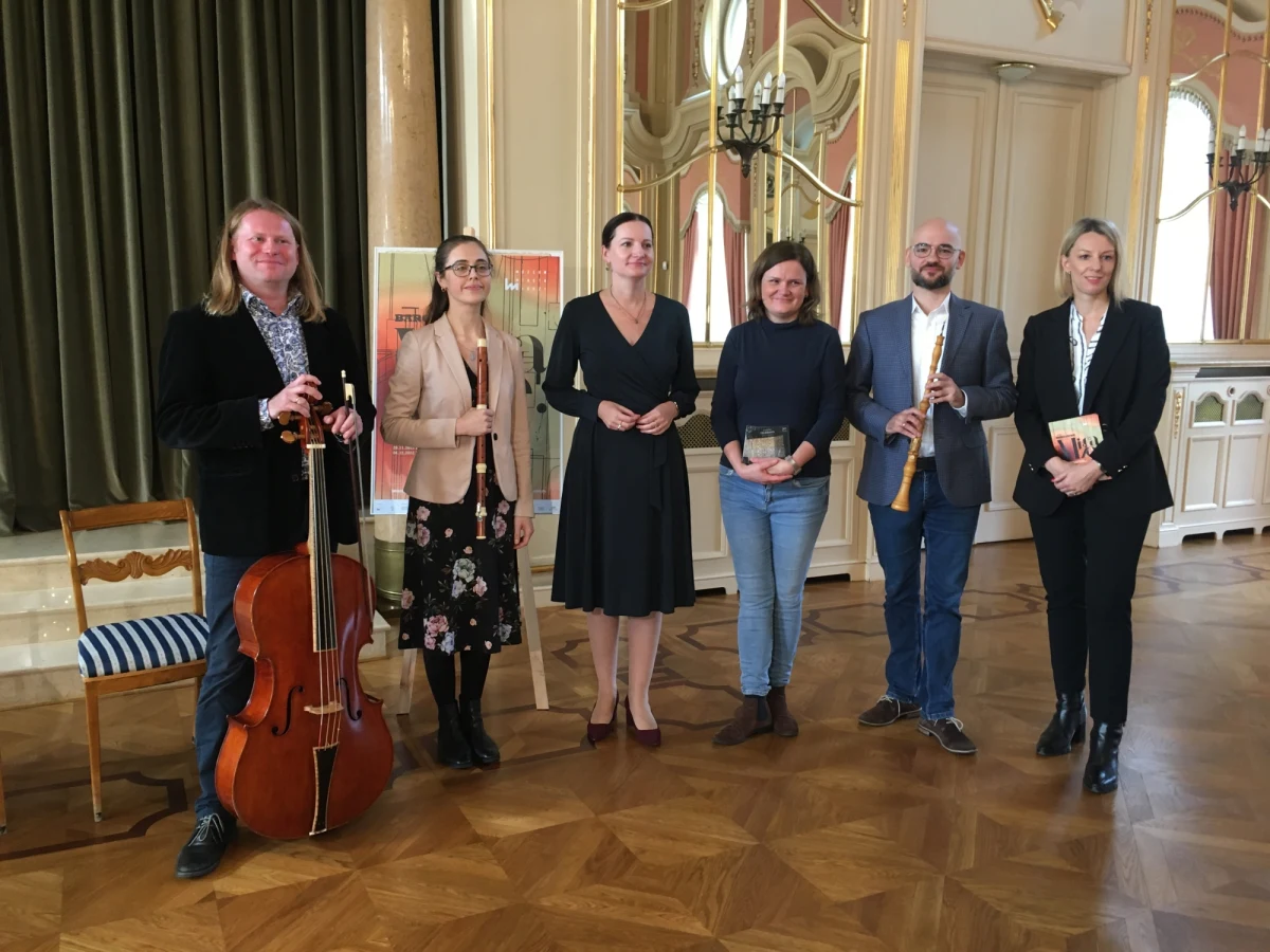 "Barokowe miraże" - to nazwa cyklu koncertów muzyki barokowej, które 12 października rozpoczną się w Muzeum Miasta Łodzi. W ramach wydarzenia odbędą się cztery koncerty poświęcone muzyce dawnej w wykonaniu Łódzkiej Orkiestry Barokowej Altberg Ensemble.