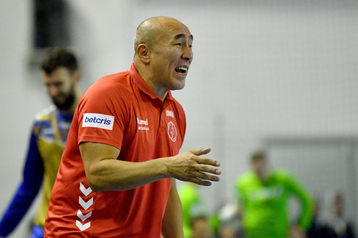 Dziś swoje mecze czwartej kolejki Ligi Mistrzów piłkarzy ręcznych rozgrają polskie kluby. Mistrz kraju – Łomża Industria - w hali Legionów w Kielcach zmierzy się z niemieckim THW Kiel. Ten mecz będzie szczególny dla bramkarza kieleckiej drużyny, Andreasa Wolffa, który przez 3 sezony grał w zespole z Kilonii. Początek spotkania o 20:45. Wcześniej, bo o 18:45, rywalizująca w drugiej grupie Orlen Wisła Płock zmierzy się na wyjeździe z SC Magdeburg – mistrzem Niemiec. 