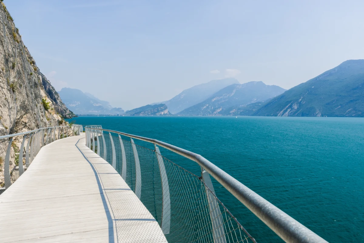 57-letni Polak utonął w Jeziorze Garda na północy Włoch. Mężczyzna nurkował u wybrzeży miasteczka Limone. Gdy przez dłuższy czas nie wypływał na powierzchnię, jego zaniepokojona żona poinformowała służby. 
