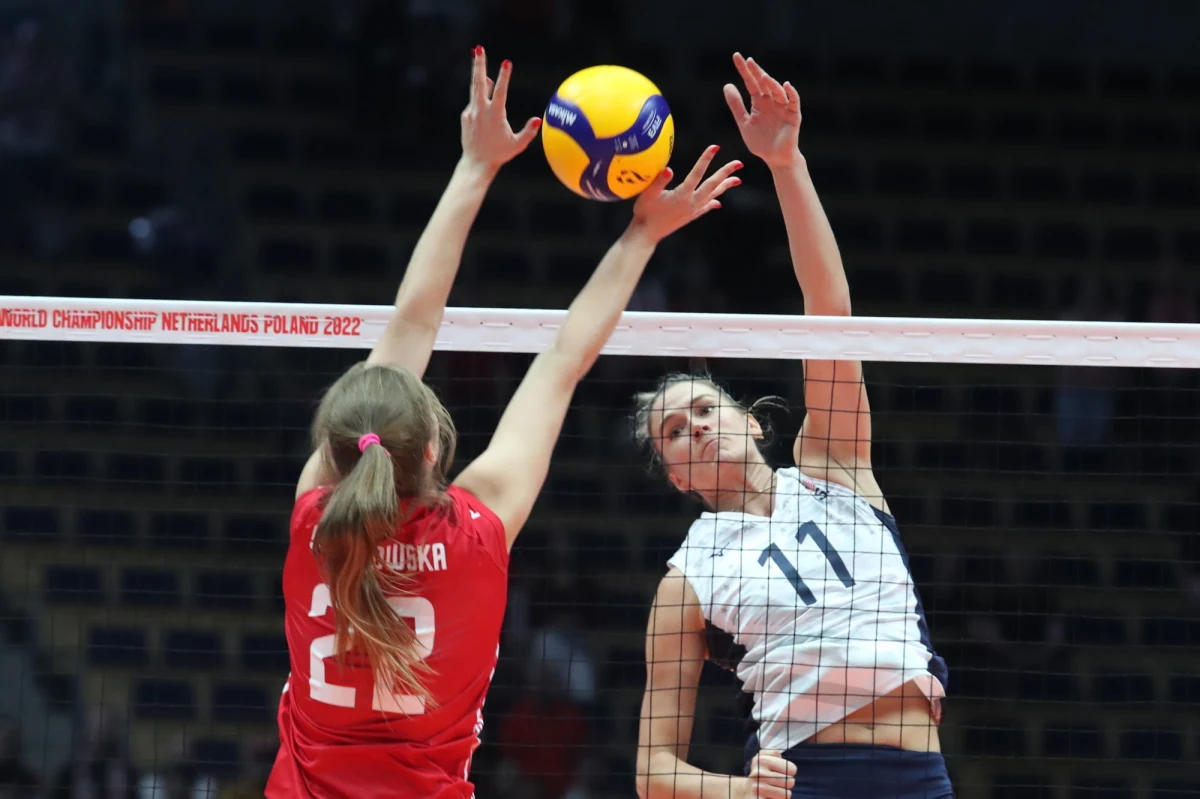 Polskie siatkarki pokonały Amerykanki 3:0 (25:23, 25:20, 25:18) w meczu drugiej fazy grupowej mistrzostw świata. To czwarte zwycięstwo drużyny Stefano Lavariniego. Zwiększyło szanse biało-czerwonych na grę w ćwierćfinale.