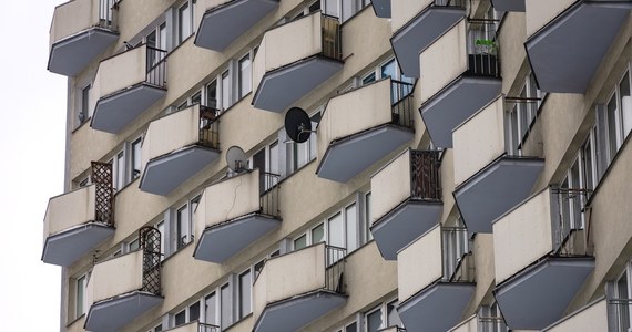 "Akademia Sąsiedzka to kurs dla osób, które planują organizację działań sąsiedzkich w swojej okolicy, chcą aktywnie rozwijać swoją najbliższą okolicę" - tymi słowami warszawski ratusz zachęca do udziału w bezpłatnym kursie. Do Akademii Sąsiedzkiej zgłaszać się mogą mieszkanki i mieszkańcy wszystkich dzielnic Warszawy.