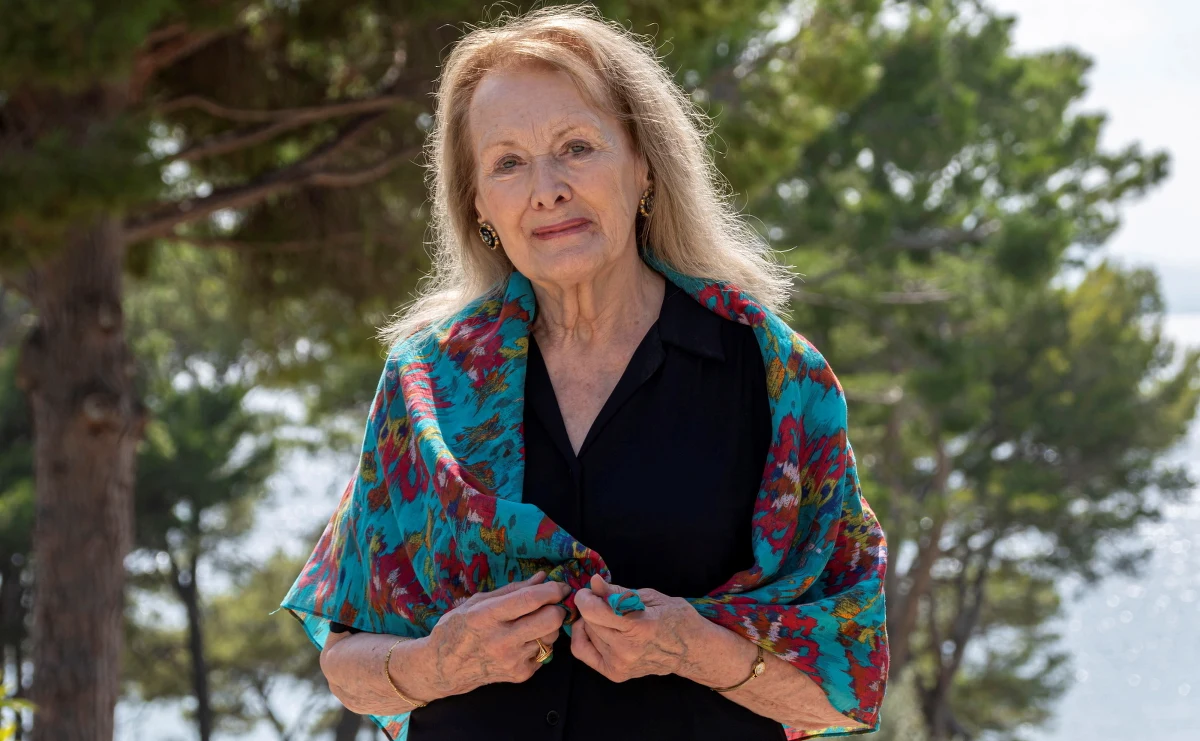 Laureatką tegorocznego Nobla z literatury została francuska autorka Annie Ernaux. Szwedzka Akademia nagrodziła ją za "odwagę i chirurgiczną precyzję, z jaką odkrywa korzenie wyobcowania oraz społecznych ograniczeń, jakim podlega jednostkowa pamięć". 