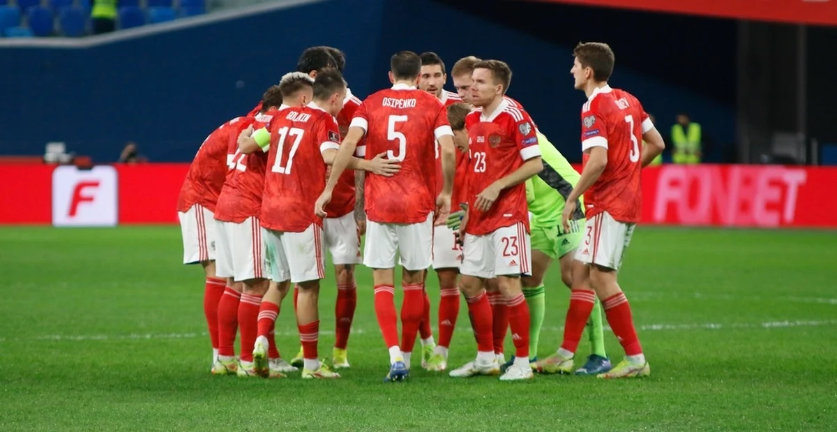 W czwartek opublikowany został najnowszy ranking FIFA. Zestawienie oparto o wyniki wrześniowych meczów w Lidze Narodów bądź spotkań towarzyskich. Żadne zmiany nie zaszły w czołówce - prowadzi Brazylia, przed Belgią i Argentyną. Zaskakujący jest za to awans reprezentacji Rosji.