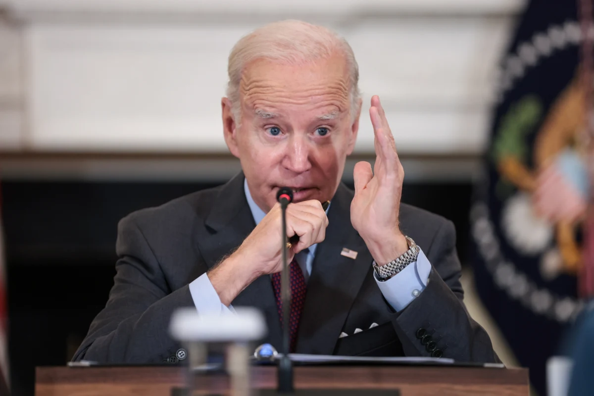 Prezydent USA Joe Biden zapowiedział ułaskawienie wszystkich osób skazanych przez sądy federalne za "zwykłe" posiadanie marihuany. "Nikt nie powinien być w więzieniu za zażywanie bądź posiadanie marihuany" - podkreślił. Jak tłumaczył, tysiące osób skazanych za posiadanie narkotyku mogą mieć z tego powodu problemy ze znalezieniem zatrudnienia czy mieszkania. 