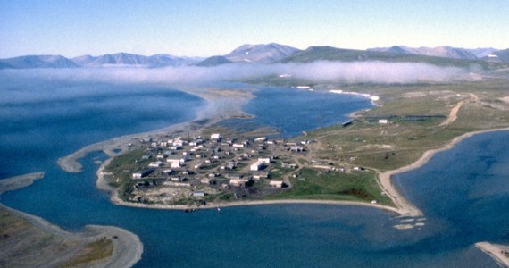 ​Na wyspie St. Lawrence należącej do stanu Alaska zatrzymano dwóch Rosjan, którzy twierdzą, że przypłynęli łodzią z Czukotki. Przekazali, że uciekają przed ogłoszoną przez Władimira Putina częściową mobilizacją i poprosili o azyl.