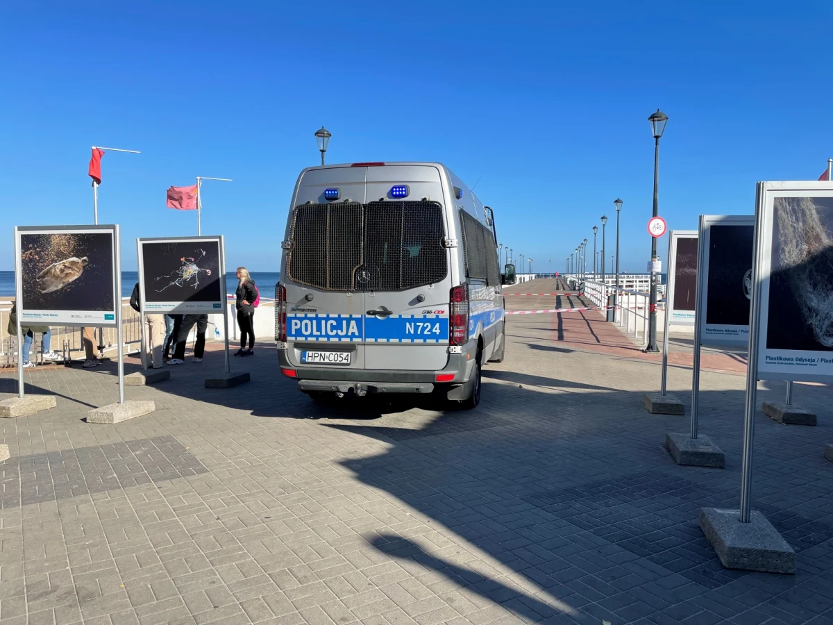 Po pytaniach reportera RMF FM policja wycofała patrole, pilnujące dostępu do plaż w Gdańsku. Od rana, od Jelitkowa po Westerplatte, zajmowało się tym kilkudziesięciu policjantów. To w związku z planowaną na dziś neutralizacją miny morskiej typu GC, która została przesunięta na przyszły tydzień.

