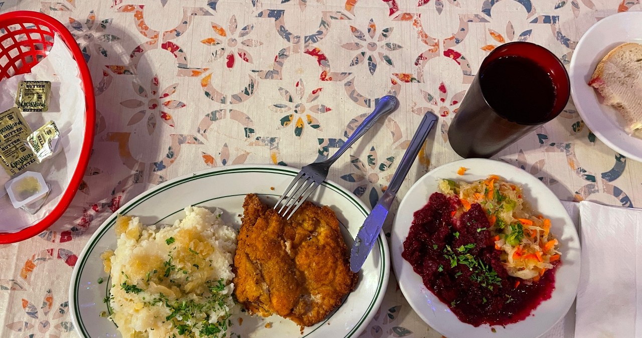 Nie wszyscy Polacy będą mogli zjeść mięso w piątek 16 sierpnia. Są wyjątki