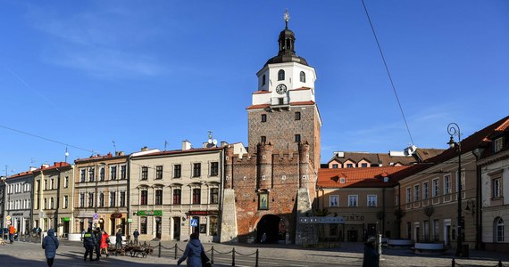 ​Od poniedziałku nie będziemy mogli wejść na Stare Miasto przez Bramę Krakowską w Lublinie. Rozpoczynają się tam prace, w trakcie których montowana będzie nowa instalacja odgromowa - podaje dziennikwschodni.pl.