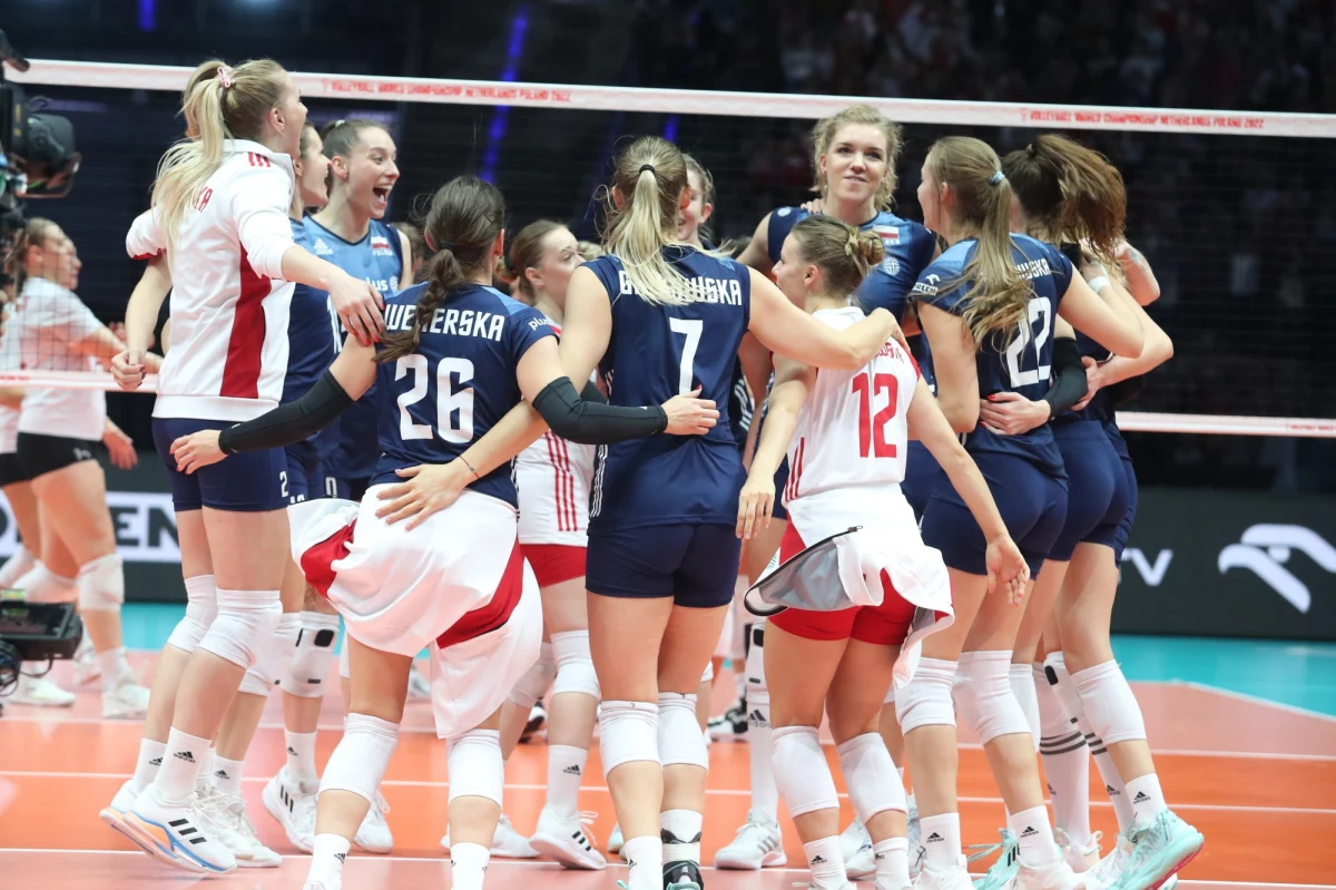 Siatkarki reprezentacji Polski pokonały Kanadę 3:2 (25:18, 19:25, 16:25, 25:23,15:5) w meczu drugiej rundy mistrzostw świata. Spotkanie w łódzkiej Atlas Arenie pełne było emocji i zwrotów akcji. Biało-czerwone nadal mają szansę na awans do ćwierćfinału turnieju. 