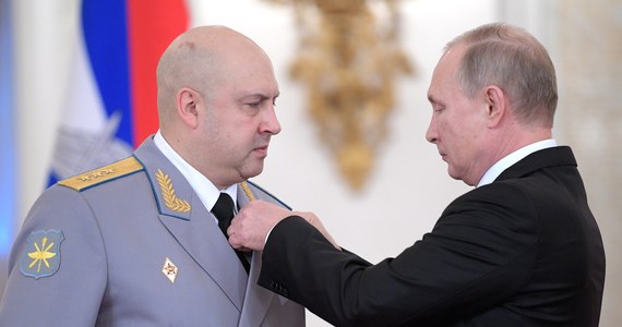 Ministerstwo obrony Rosji mianowało Siergieja Surowikina głównym dowódcą wojsk rosyjskich zaangażowanych w wojnę w Ukrainie - podają rosyjskie media. Wcześniej kierował on zgrupowaniem "Południe".