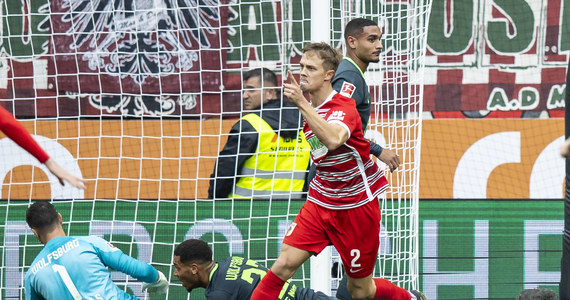 Robert Gumny zdobył gola dla FC Augsburg, który zremisował z VfL Wolfsburg 1:1 w sobotnim meczu 9. kolejki ekstraklasy Niemiec. To jego pierwsze trafienie w tym sezonie. W ekipie "Wilków" do 69. minuty występował Jakub Kamiński, a w bramce gospodarzy zabrakło kontuzjowanego Rafała Gikiewicza.