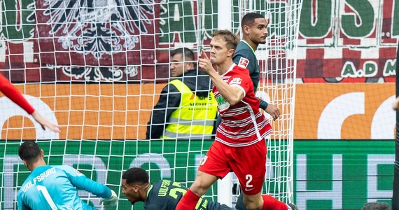 Robert Gumny zdobył gola dla FC Augsburg, który zremisował z VfL Wolfsburg 1:1 w sobotnim meczu 9. kolejki ekstraklasy Niemiec. To jego pierwsze trafienie w tym sezonie. W ekipie "Wilków" do 69. minuty występował Jakub Kamiński, a w bramce gospodarzy zabrakło kontuzjowanego Rafała Gikiewicza.