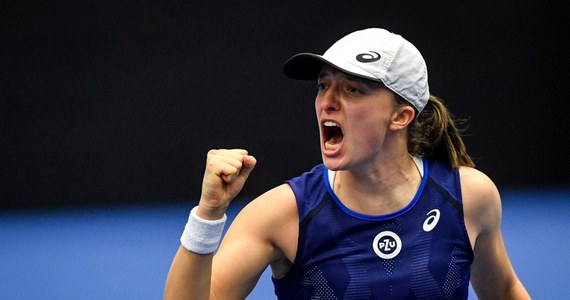 Iga Świątek o godz. 14.30 rozpocznie finał halowego turnieju WTA w Ostrawie z czeską tenisistką Barborą Krejcikovą. Polska liderka światowego rankingu walczy o 11. tytuł w karierze i już ósmy w tym roku.