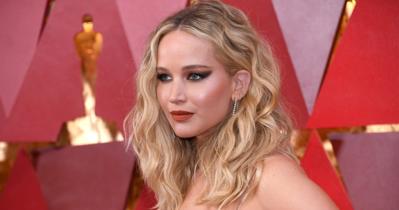 Jennifer Lawrence wyznała w rozmowie z Francine Stock podczas festiwalu filmowego w Londynie, że czuła, jak traci kontrolę po ogromnym sukcesie filmu, który przyniósł jej popularność, czyli "Igrzysk śmierci" z 2012 roku.