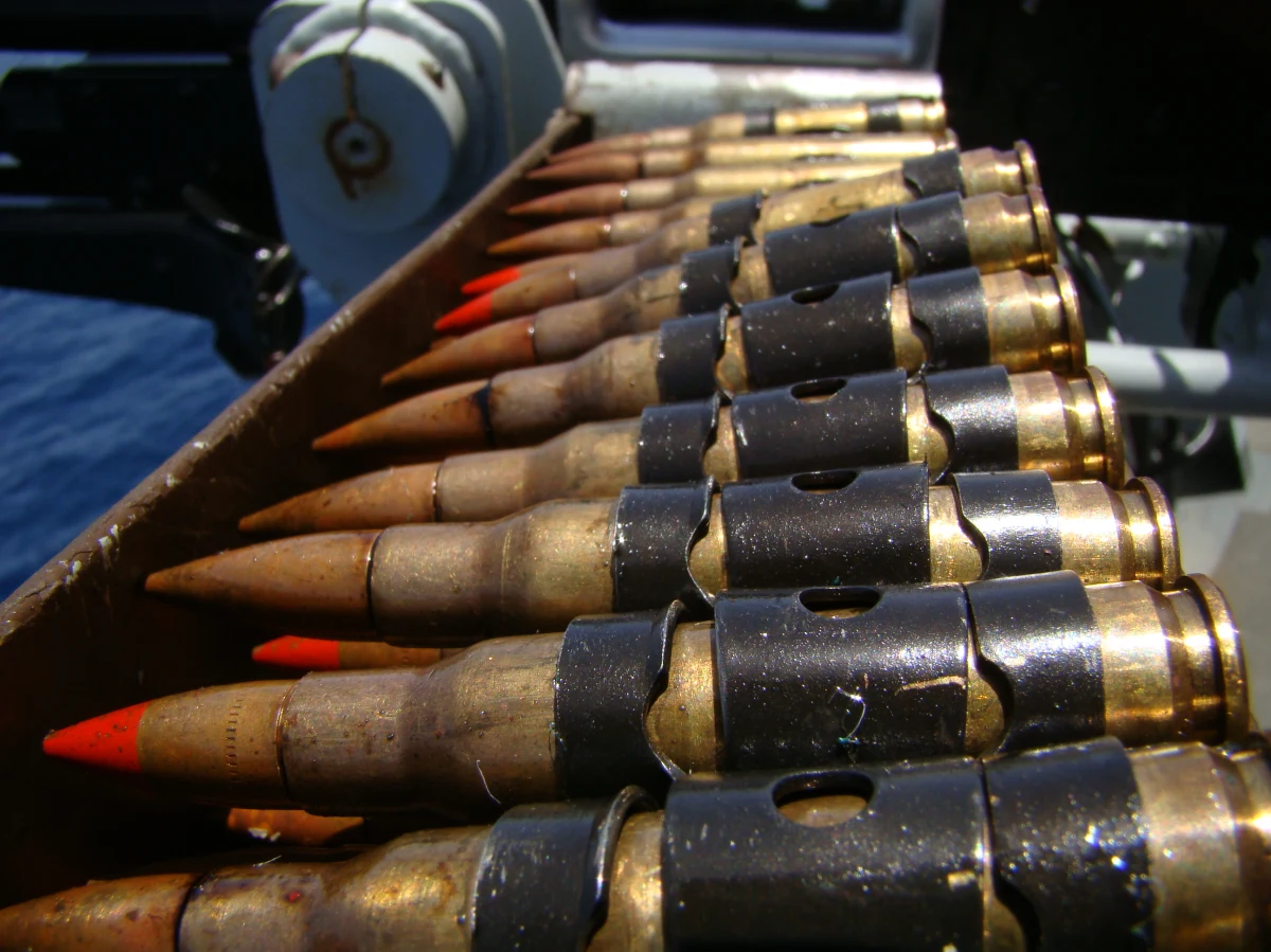 ​Sztab Generalny Sił Zbrojnych Ukrainy twierdzi, że kolejnych 13 składów kolejowych z amunicją ma wkrótce być wysłanych z Białorusi do Rosji. Według ukraińskiego dowództwa Moskwa negocjuje też zakup amunicji z "krajami trzecimi".