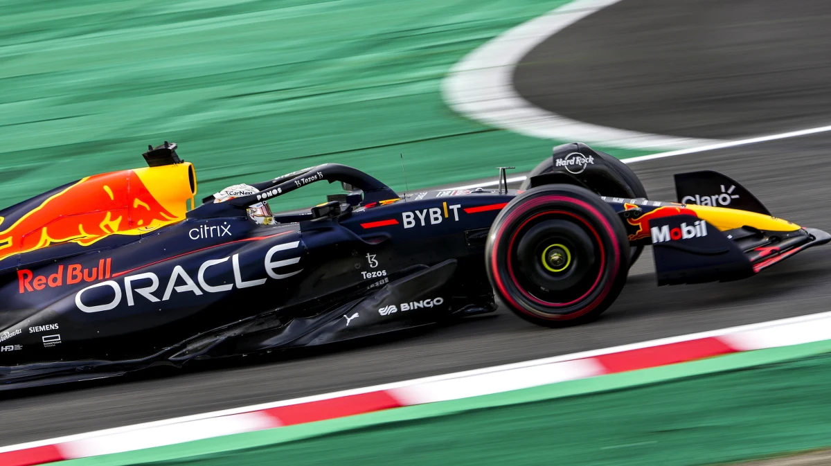 Międzynarodowa Federacja Samochodowa (FIA) poinformowała, że Red Bull Racing naruszył przepisy budżetowe w roku 2021. W komunikacie przekazano jednak, że były to "naruszenia były proceduralne i drobne", przez co nie należy się spodziewać dotkliwych konsekwencji.