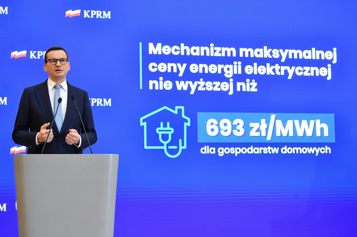 Przedstawiamy mechanizm maksymalnej ceny energii elektrycznej dla podmiotów wrażliwych, w tym szpitali, żłobków, uczelni oraz małych i średnich firm nie wyższej niż 785 zł/ MWh - poinformował premier Mateusz Morawiecki. Minister klimatu i środowiska Anna Moskwa przekazała, że wspomniane podmioty powinny złożyć wnioski do swoich dostawców energii w sprawie zamrożenia taryf do 30 listopada.