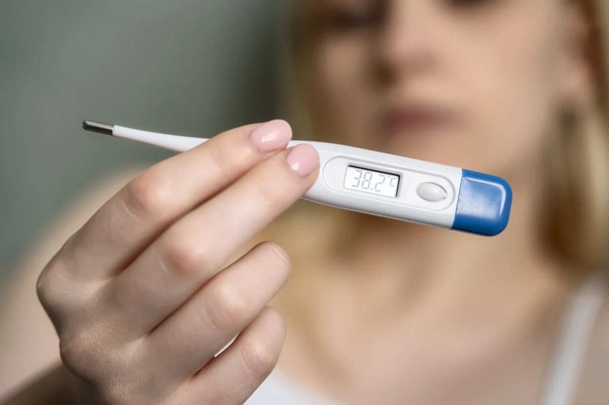 Notowany we wrześniu poziom obaw Polaków przed zarażeniem Covid-19 niewiele różni się od rejestrowanego w sierpniu. Nadal większość respondentów (58 proc.) nie boi się zarażenia – wynika z opublikowanego we wtorek badania CBOS.