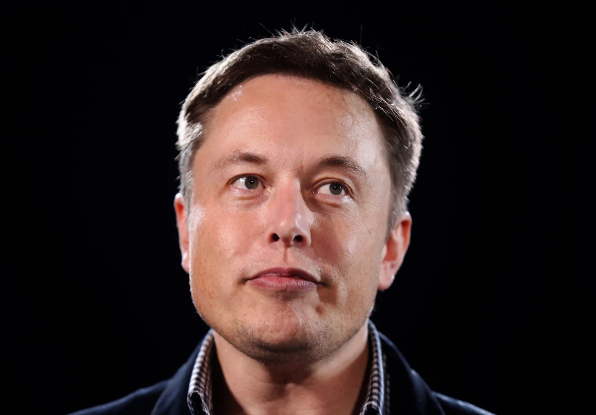 Czy Elon Musk rozmawiał z Władimirem Putinem przed tym jak zaproponował na Twitterze pokój dla Ukrainy, która miałaby zaakceptować szereg rosyjskich żądań? O tej rozmowie poinformował amerykański politolog Ian Bremmer, który kontaktował się bezpośrednio z właścicielem Tesli. Musk zaprzeczył tej informacji.
